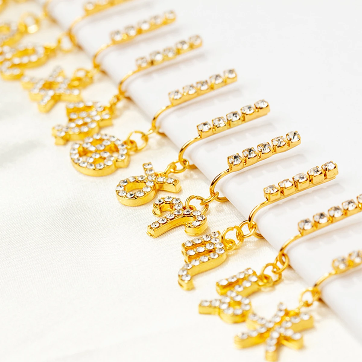 مشابك أذن زودياك معدنية من الز - مراجعة Body Jewelry And Earrings وسعره