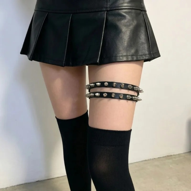 حزام فخذ نسائي بمسامير مخروطية - مراجعة Body Jewelry Leg Chain وسعره