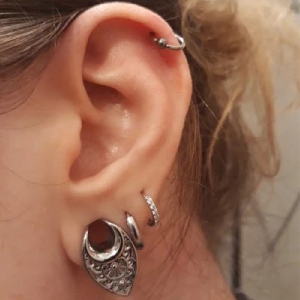 شماعة أنفاق سرج كلاسيكية من ال - مراجعة Body Jewelry Hangers وسعره